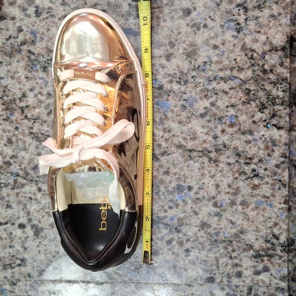 BEBE "CHARLIE" Sneakers. Sz. 6.5, Gold metallic and matte black. Small spot on - Picture 15 of 17